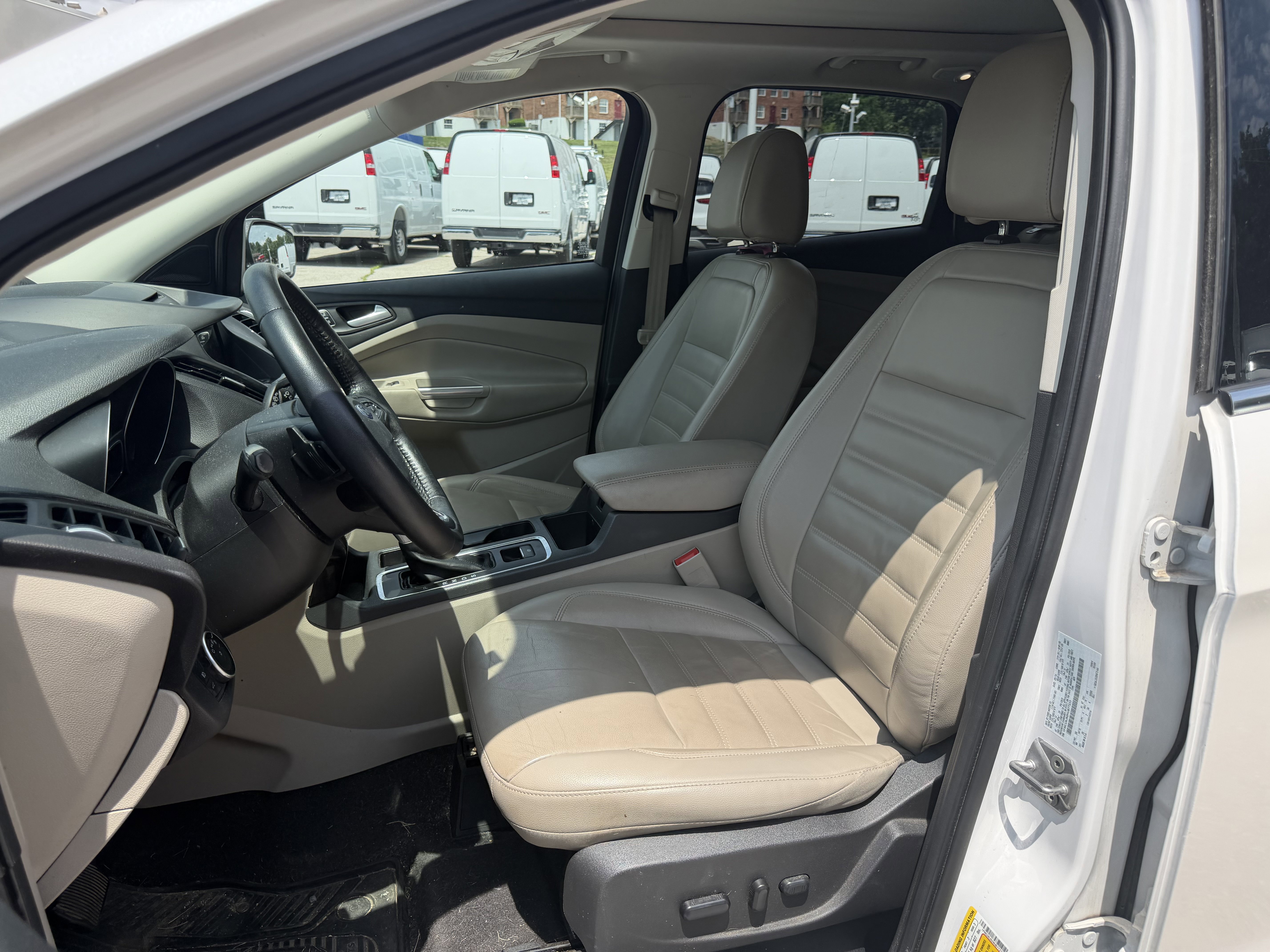 Used 2017 Ford Escape Titanium AWD/4WD image 13