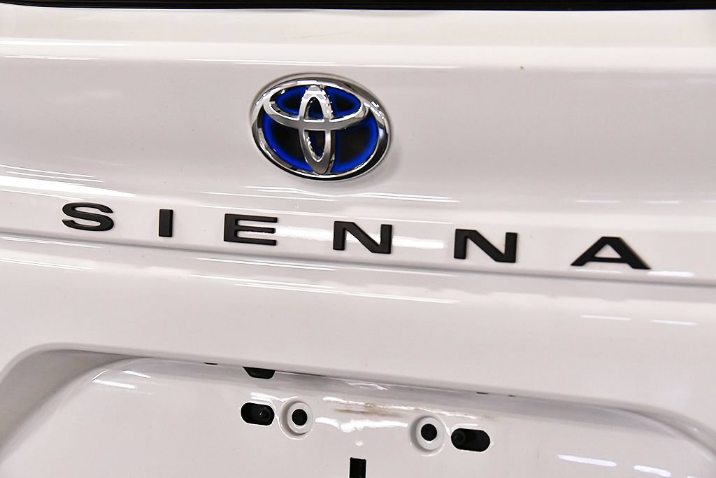 Used 2024 Toyota Sienna LE AWD/4WD image 10