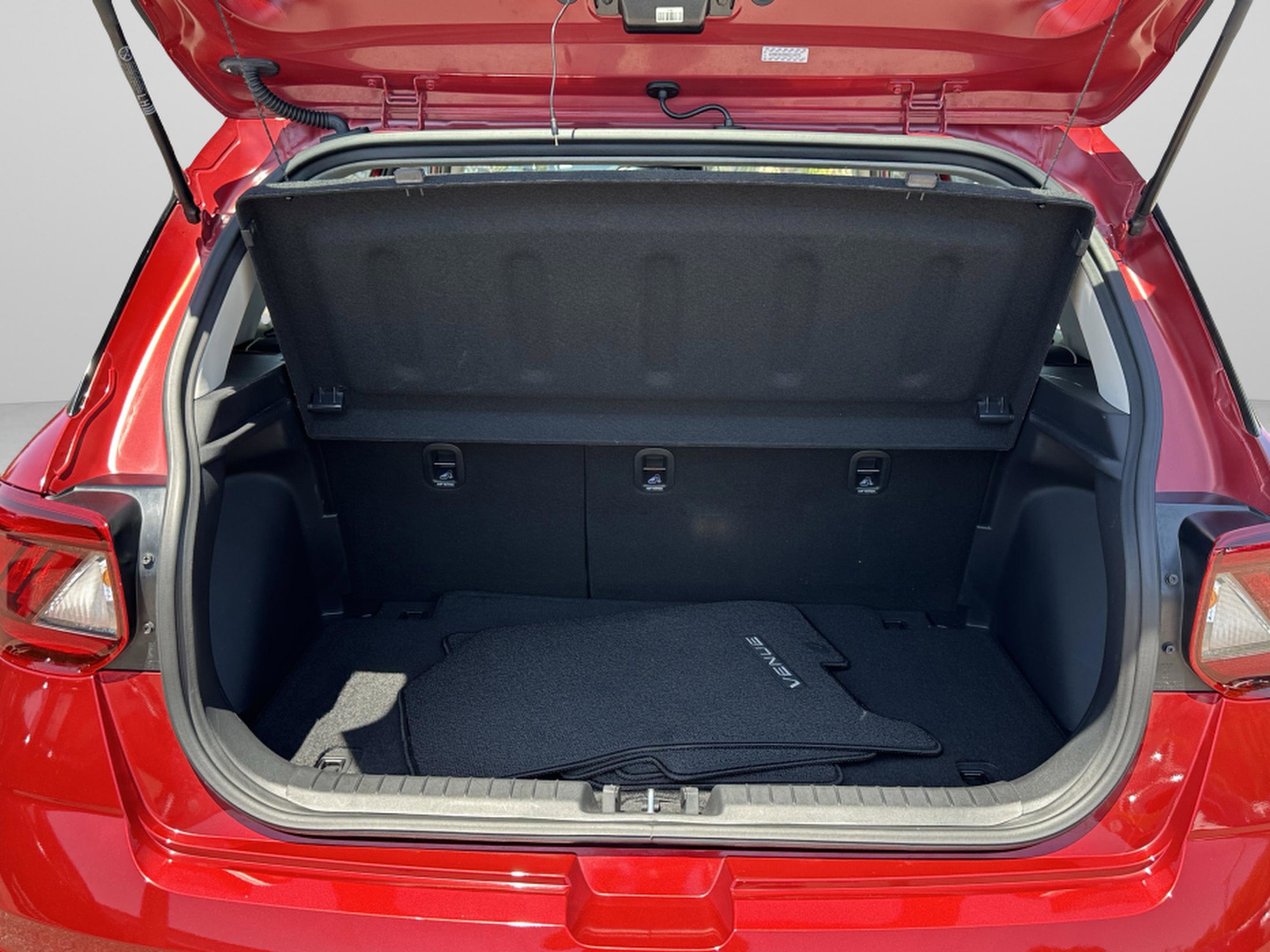 Certified 2024 Hyundai Venue Limited FWD image 9