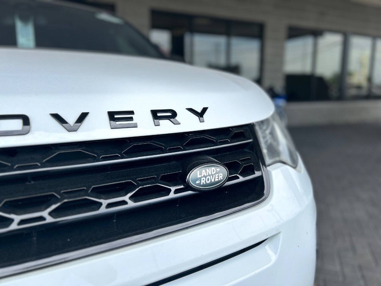 Used 2017 Land Rover Discovery Sport HSE AWD/4WD image 30
