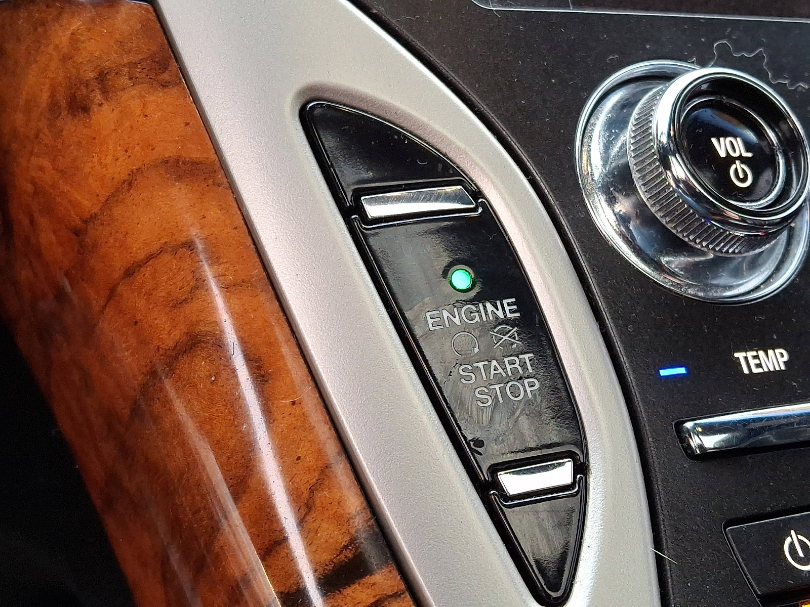 Used 2020 Lincoln Nautilus Reserve image 28