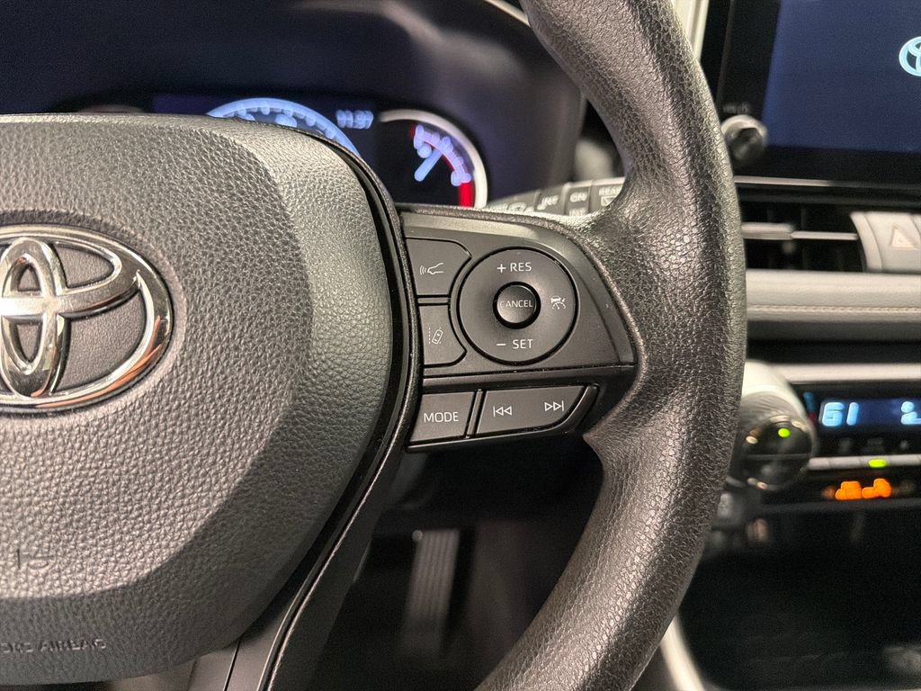 Used 2024 Toyota RAV4 XLE FWD image 28