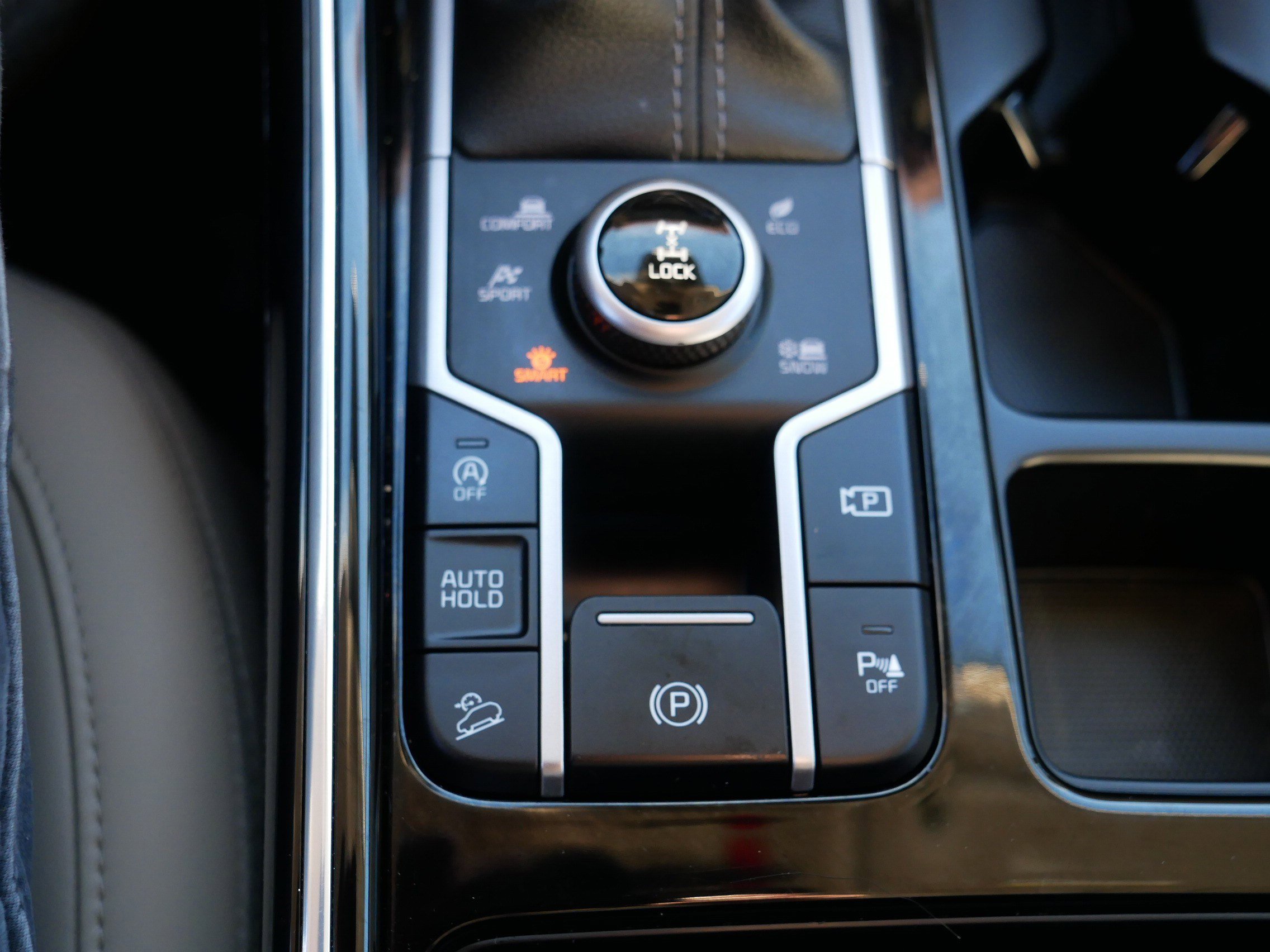 Certified 2023 Kia Sorento SX image 31