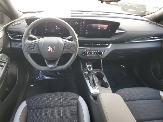 Certified 2024 Buick Envista Preferred w/ Advanced Safety Package FWD image 17