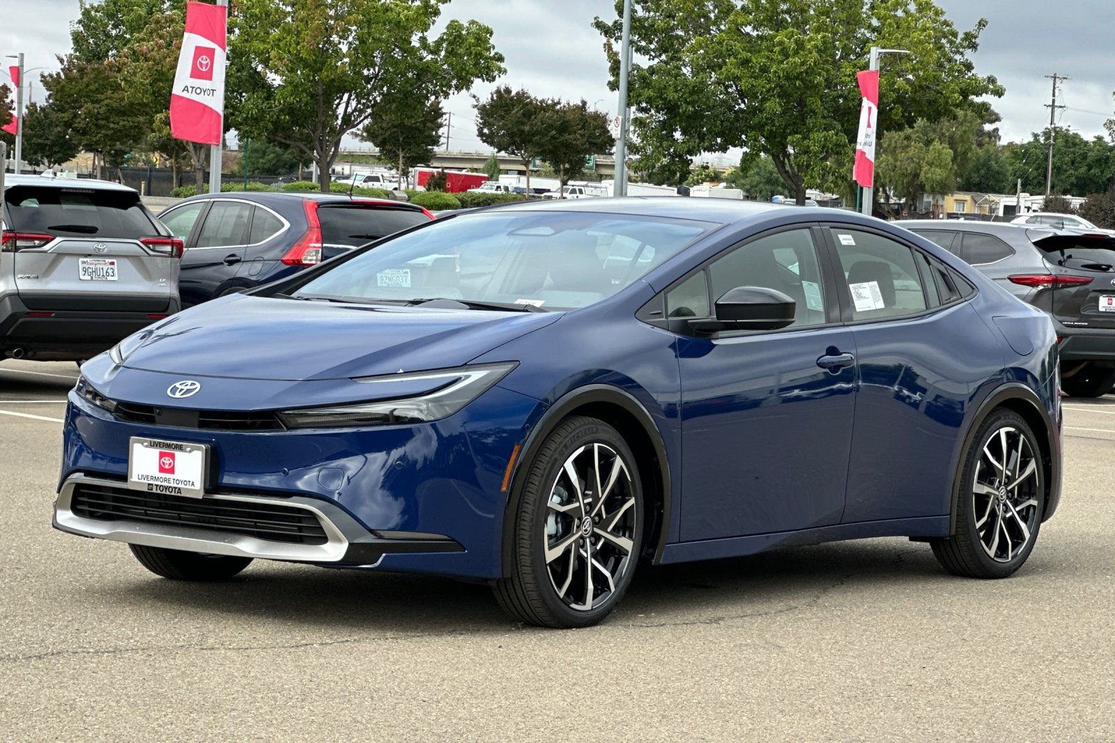 New 2026 Toyota Prius Plug-In Hybrid FWD image 7