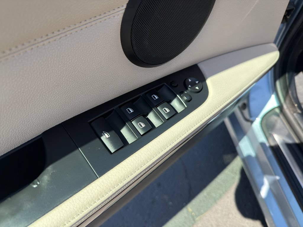 Used 2011 BMW 328i Convertible RWD image 13