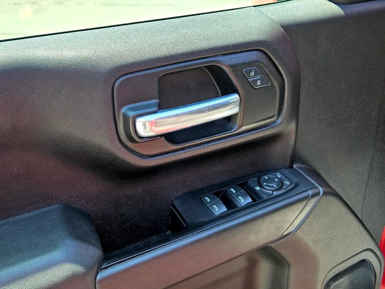 Used 2020 Chevrolet Silverado 1500 Custom w/ Custom Value Package image 14