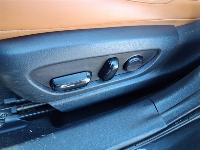 Used 2020 Lexus UX 250h 250h Base w/ Premium Package image 19