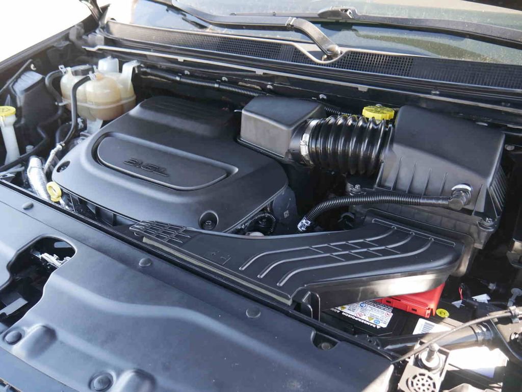 Used 2019 Chrysler Pacifica Touring-L w/ Advanced Safetytec Group image 12