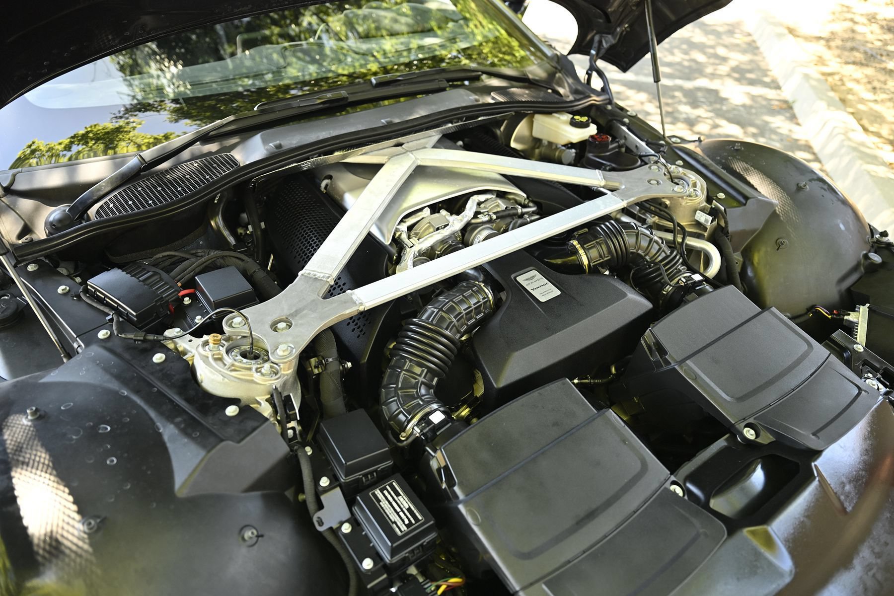 Used 2020 Aston Martin V8 Vantage Coupe RWD image 29