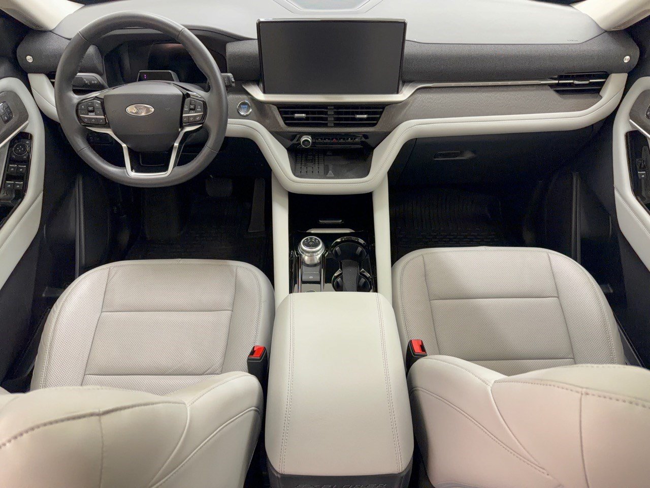 Used 2025 Ford Explorer Platinum w/ LUX Leather Package AWD/4WD image 17