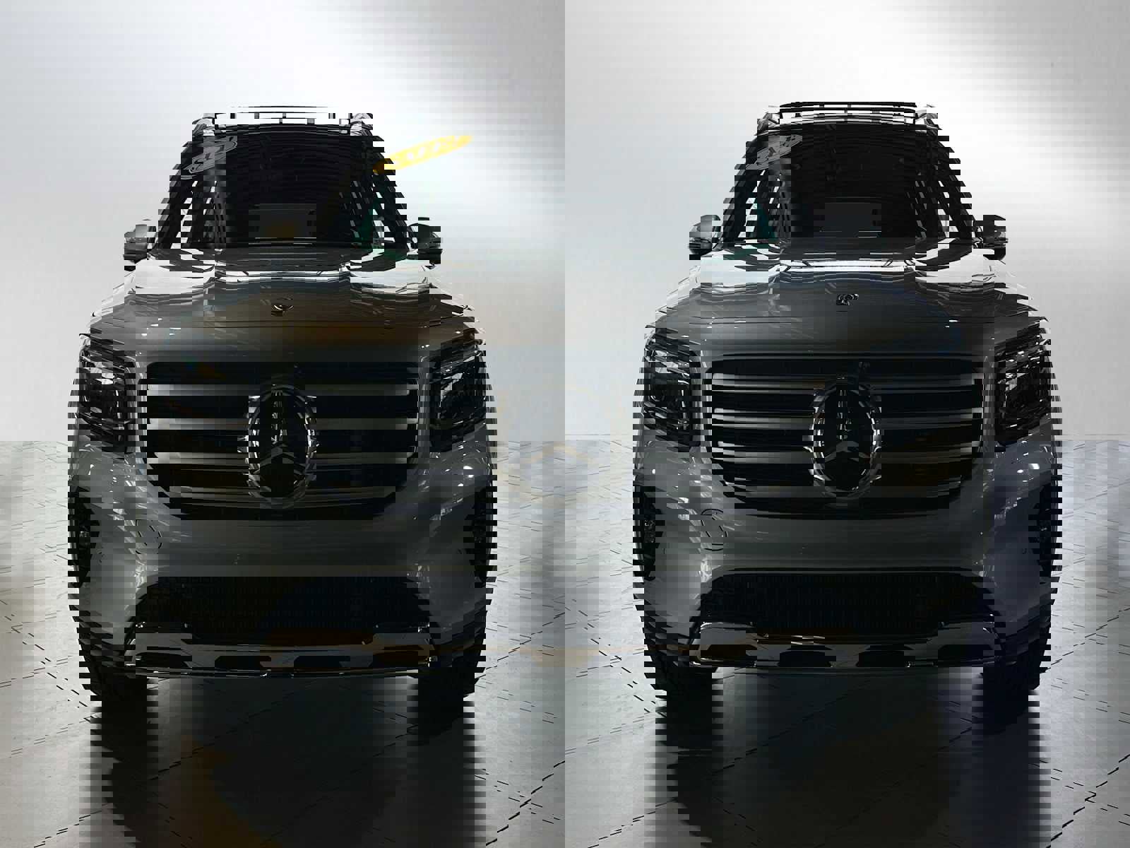 Used 2025 Mercedes-Benz GLB 250 4MATIC image 8