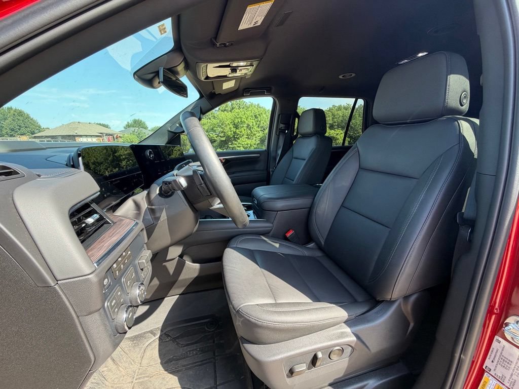 Used 2026 Chevrolet Tahoe LT w/ Comfort Package AWD/4WD image 5