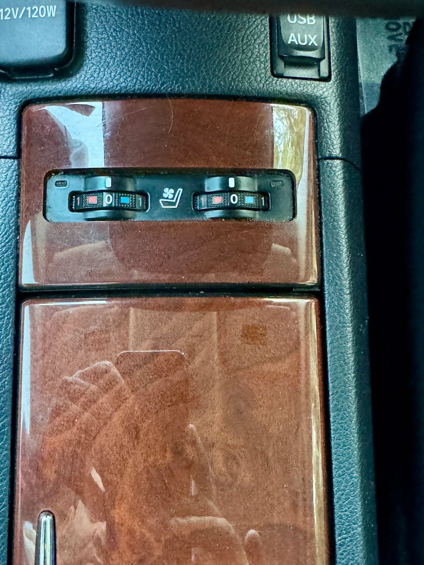 Used 2010 Lexus HS 250h FWD image 11