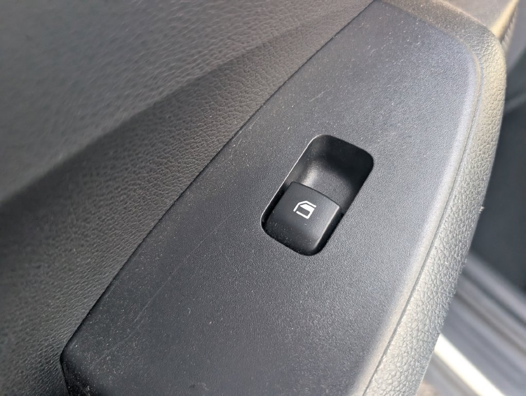 Used 2025 Kia Seltos LX AWD/4WD image 15