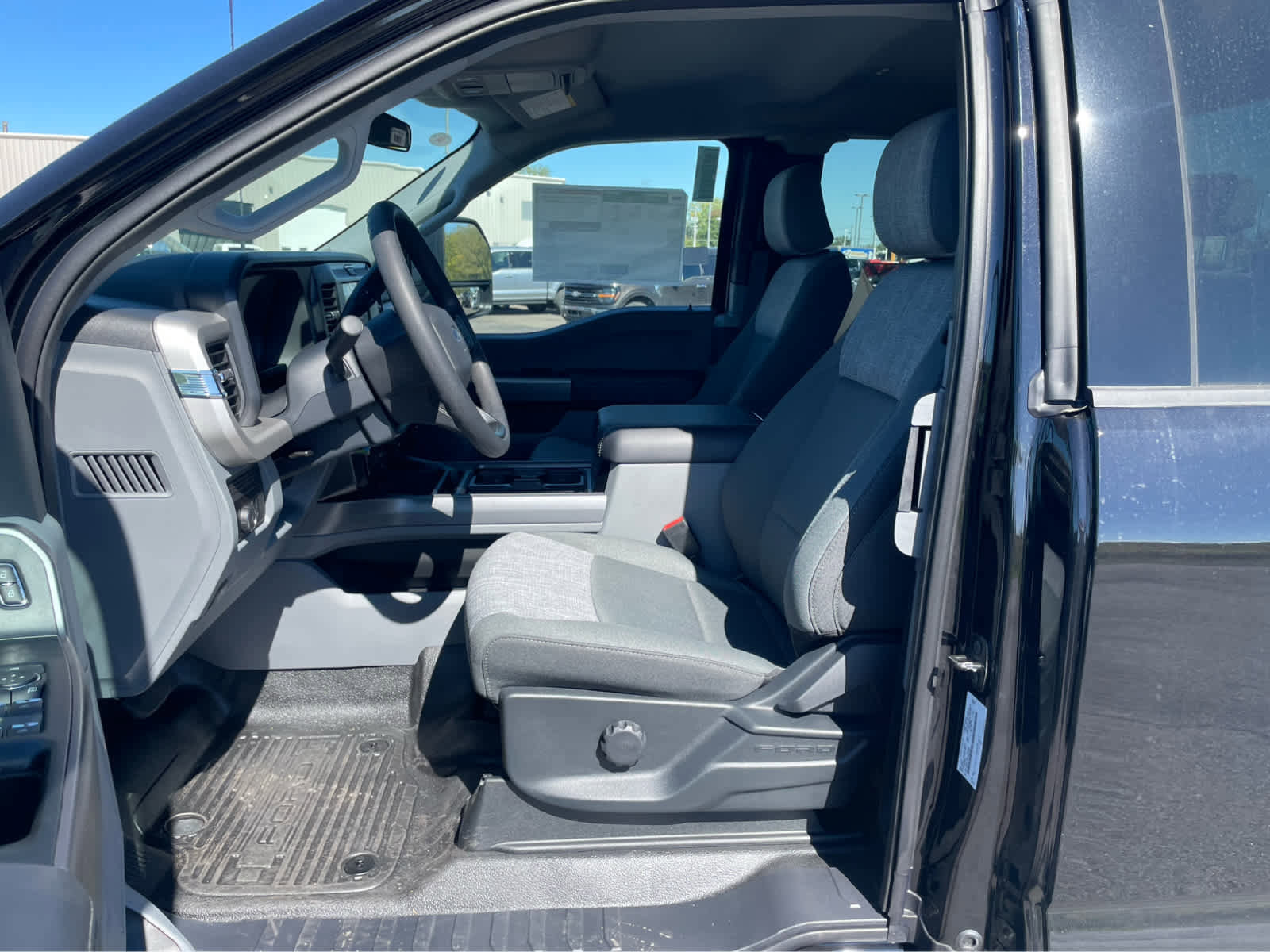 New 2026 Ford F550 4x4 SuperCab Super Duty image 13