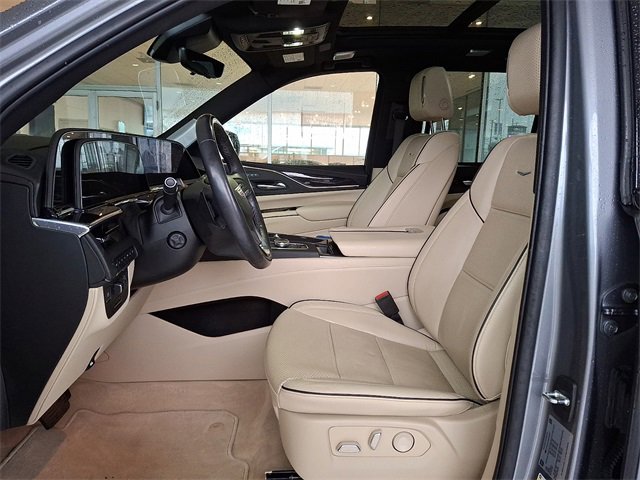 Used 2022 Cadillac Escalade Premium Luxury w/ Performance Package image 11