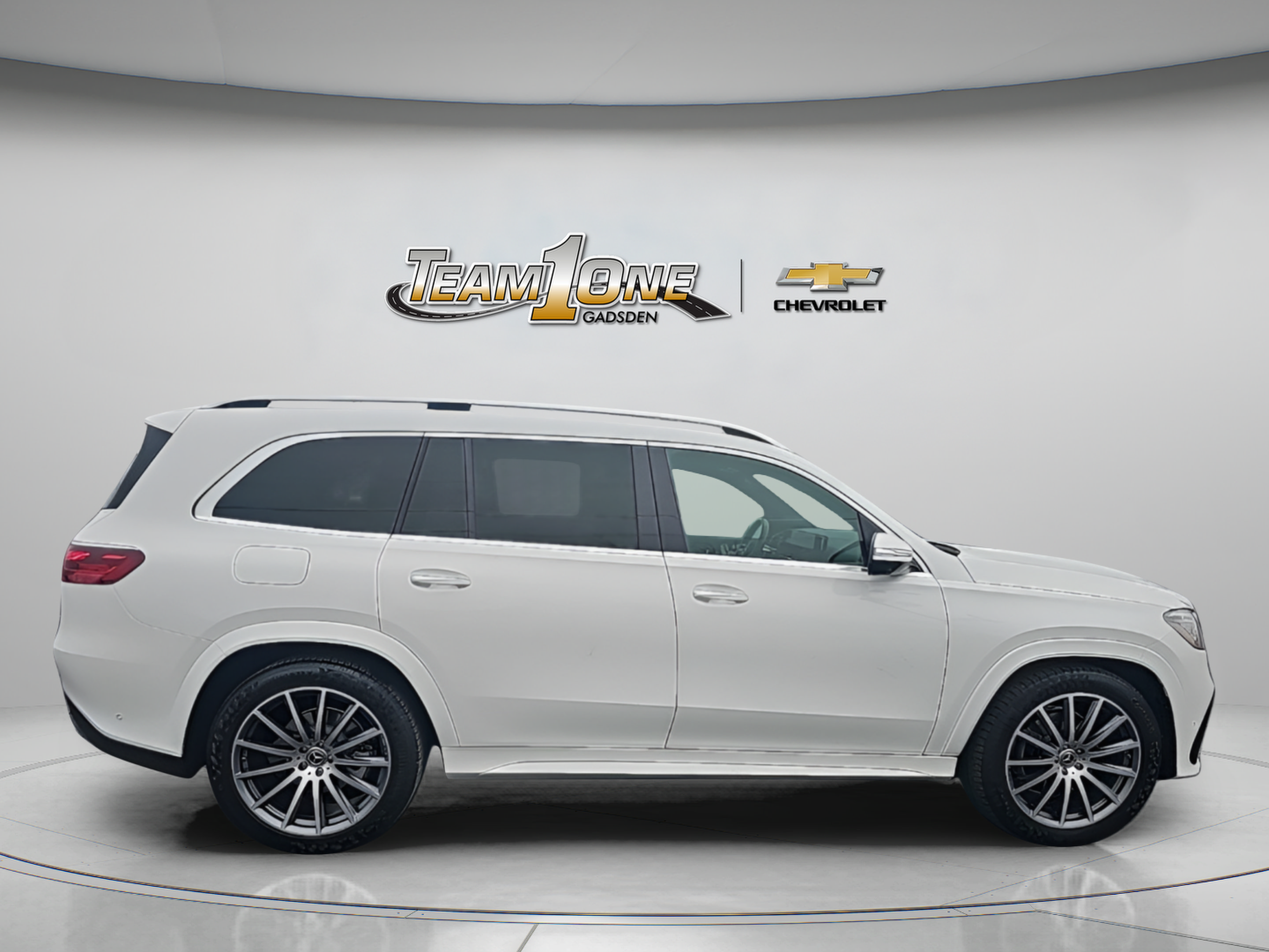 Used 2024 Mercedes-Benz GLS 450 4MATIC image 9