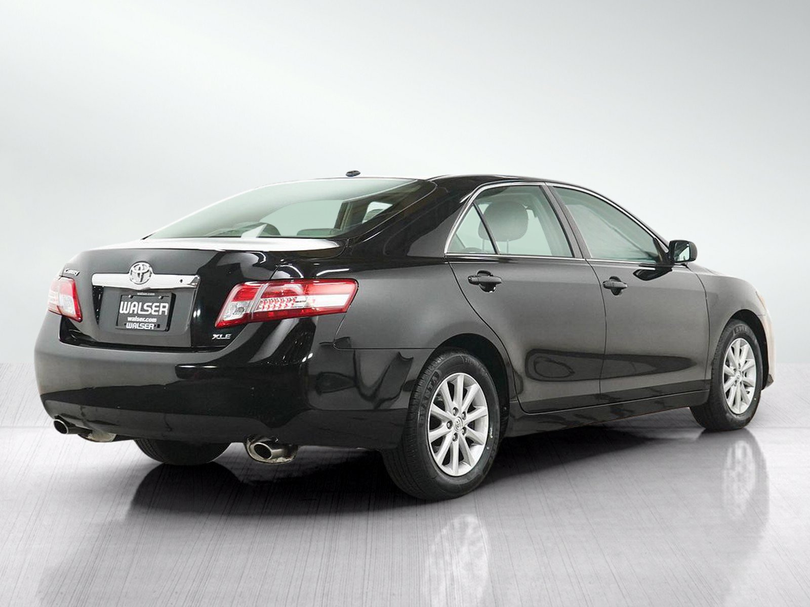 Used 2011 Toyota Camry XLE w/ XLE Extra-Value Pkg #1 FWD image 5