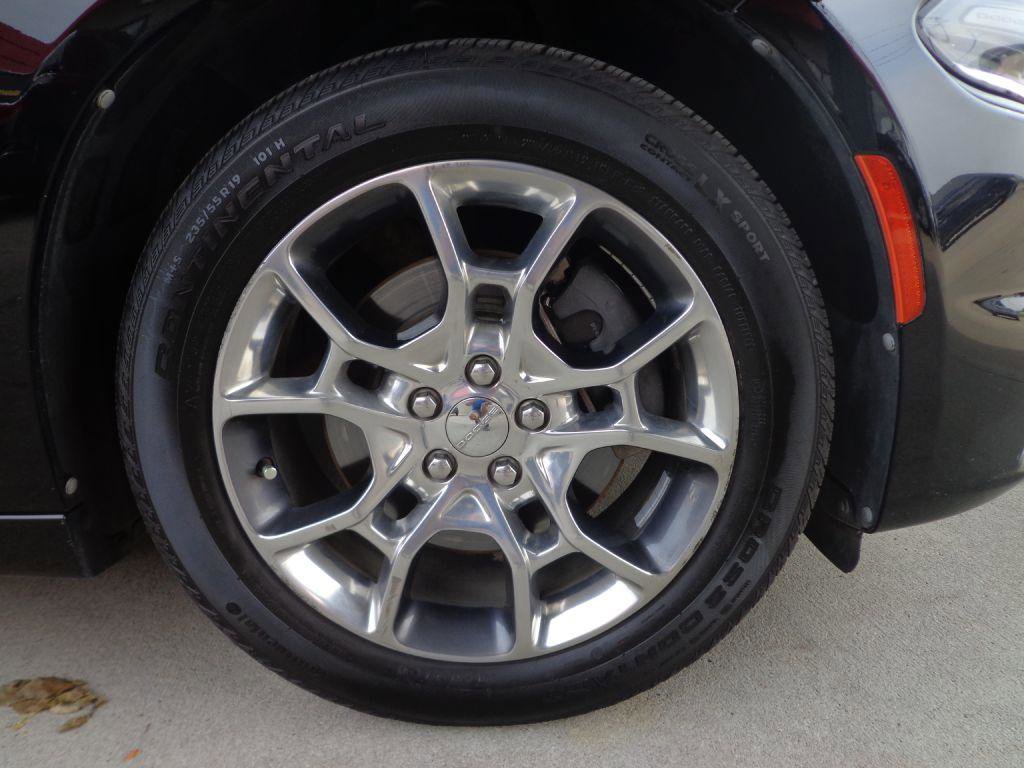 Used 2015 Dodge Charger SXT w/ AWD Plus Group image 9