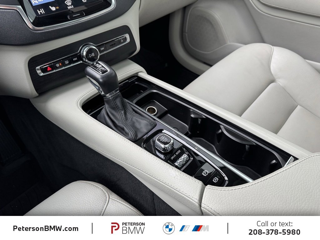 Used 2020 Volvo XC90 T6 Momentum w/ Protection Package Premier image 33