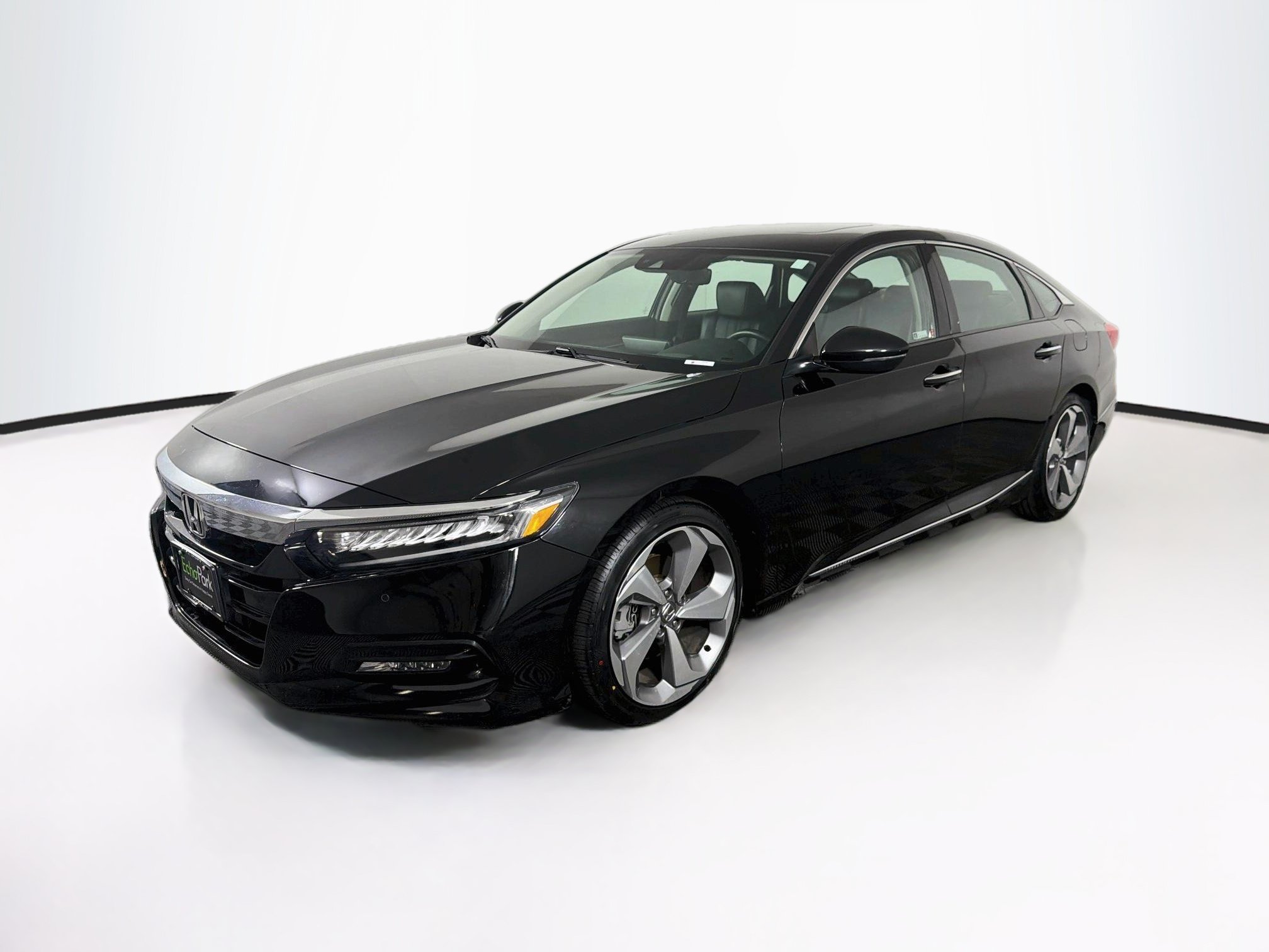 Used 2018 Honda Accord Touring image 3