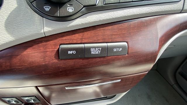 Used 2014 Toyota Sienna Limited w/ Limited Premium Package image 29