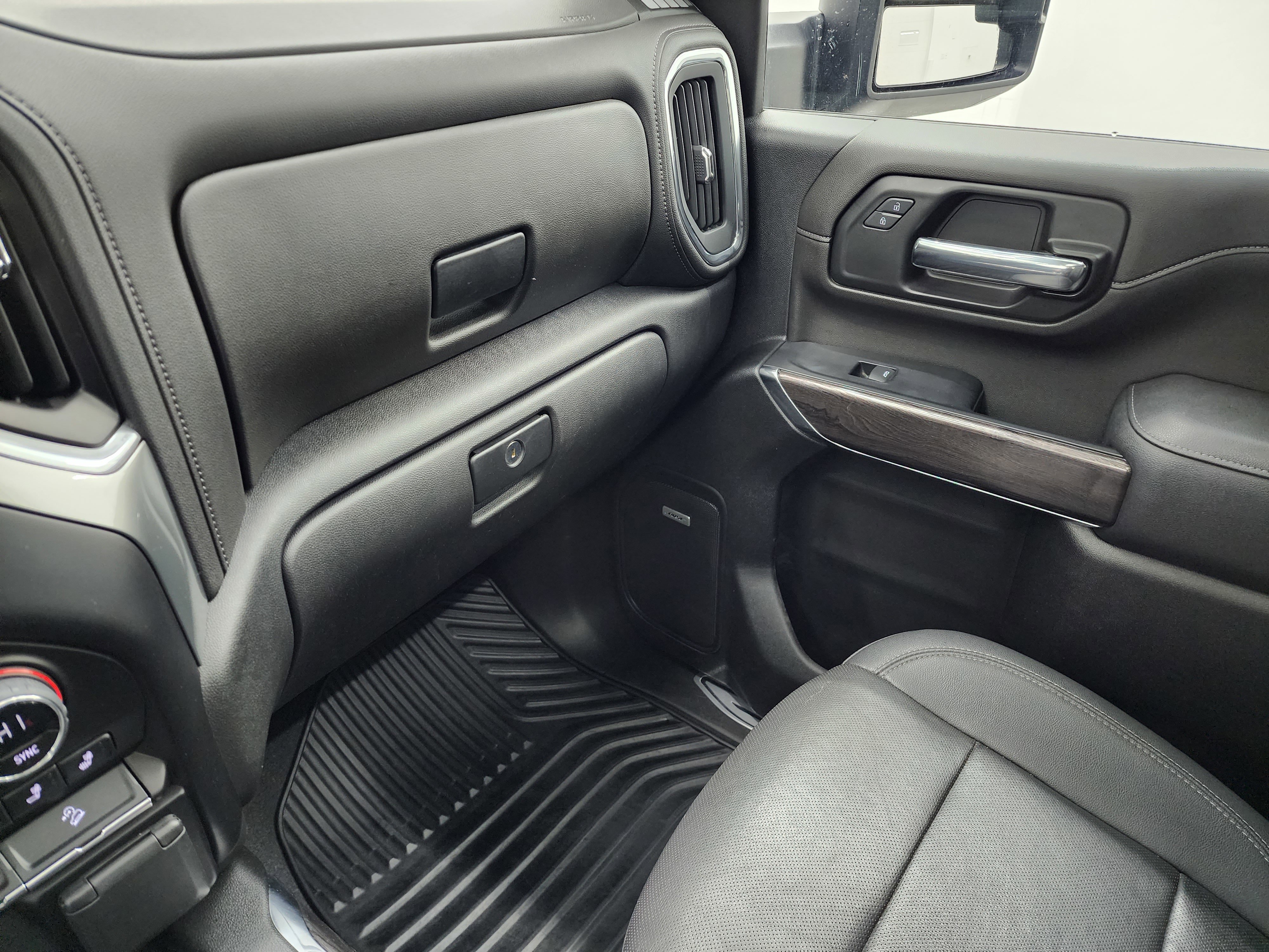 Used 2023 Chevrolet Silverado 3500 LTZ w/ LTZ Plus Package image 12