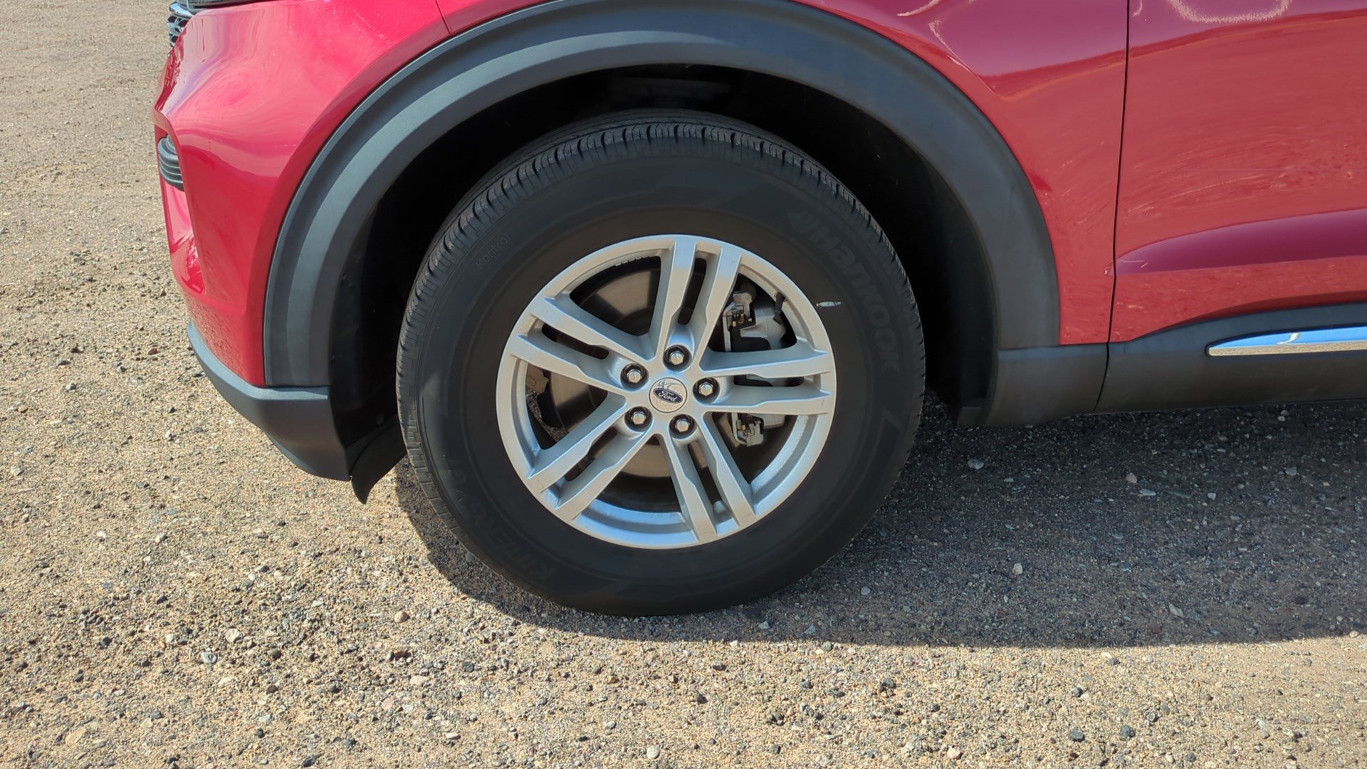 Used 2023 Ford Explorer XLT image 12