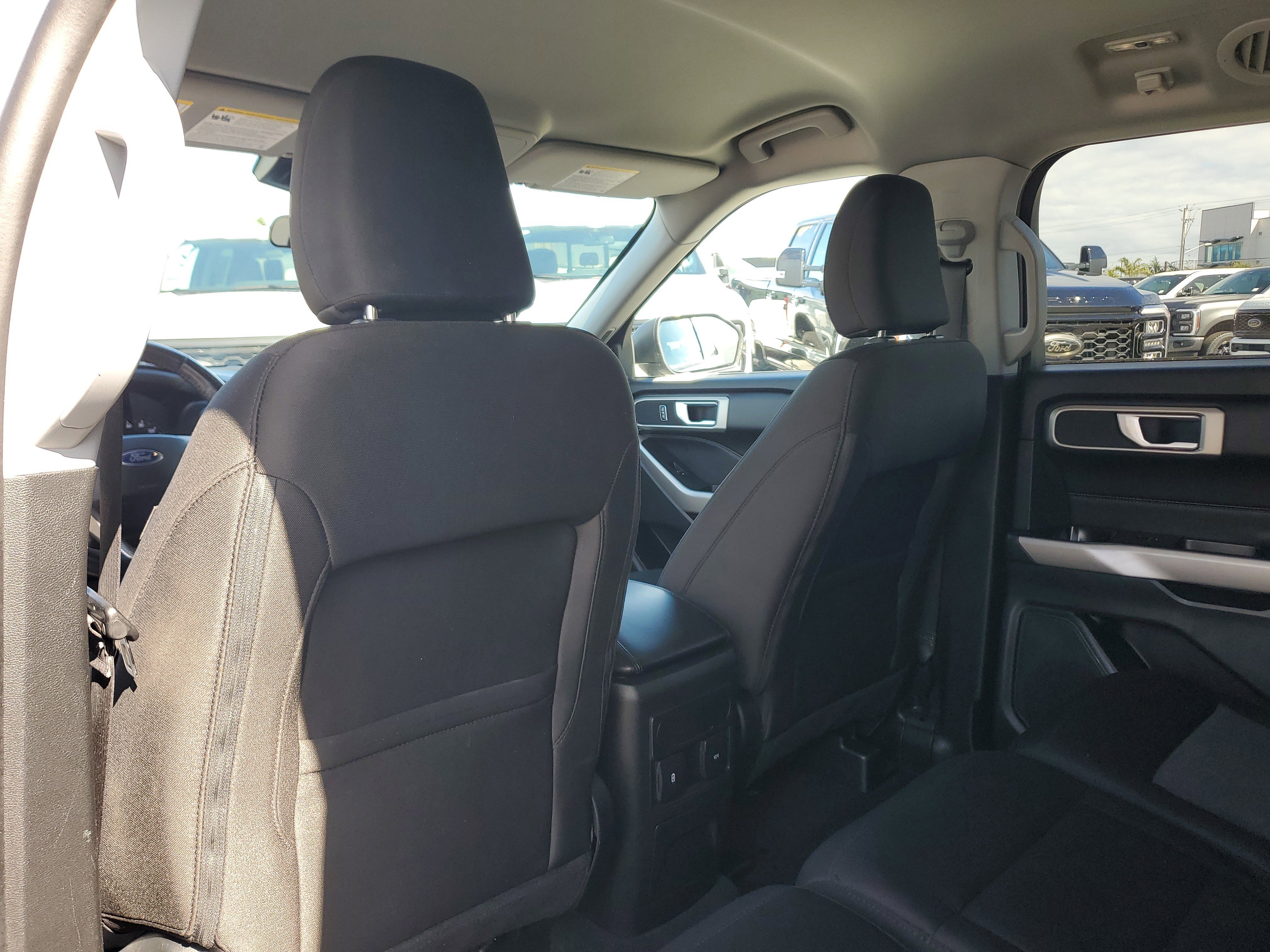 Used 2023 Ford Explorer XLT image 12