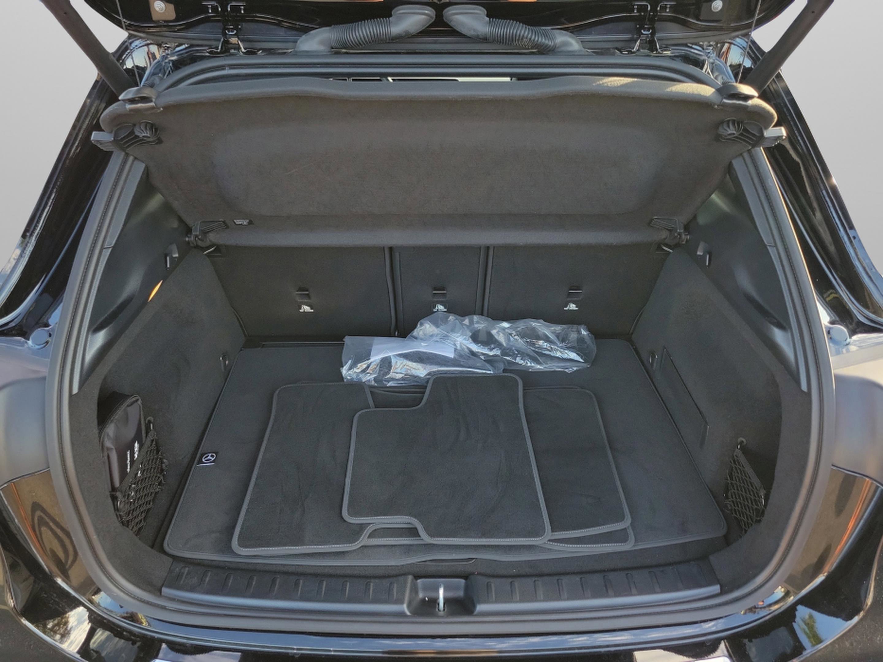 Certified 2025 Mercedes-Benz GLA 250 image 9