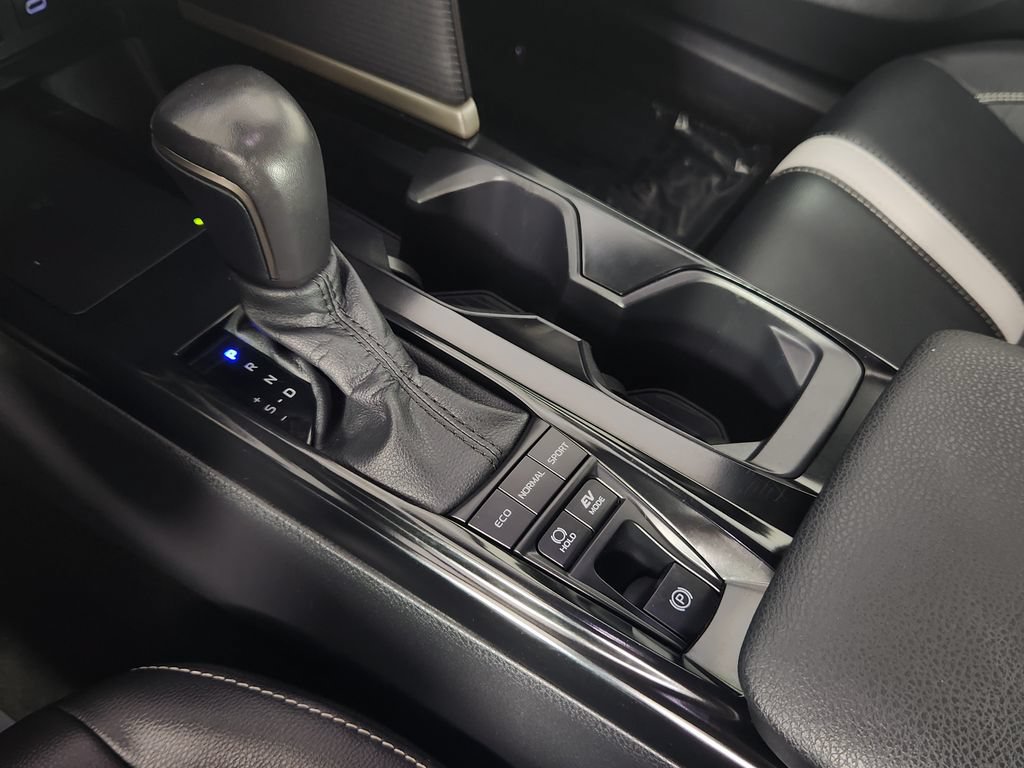 Used 2025 Toyota Camry SE FWD image 29