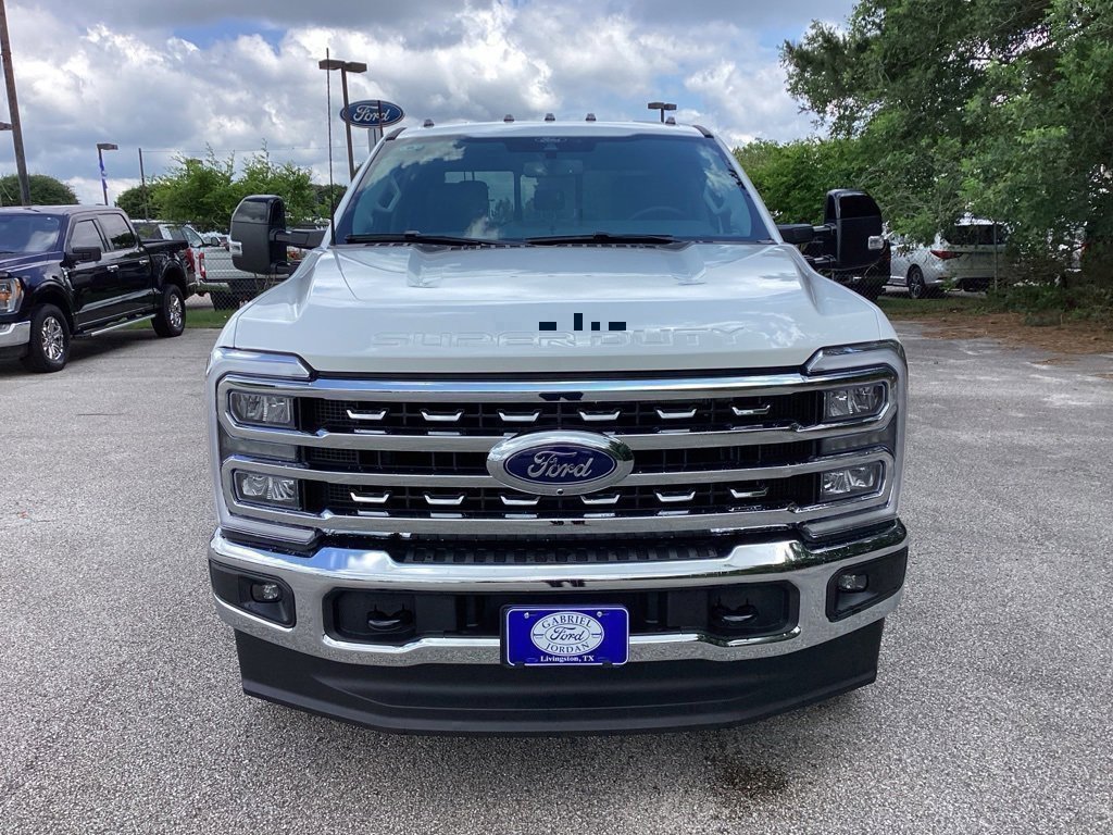 New 2025 Ford F250 Lariat w/ FX4 Off-Road Package image 2