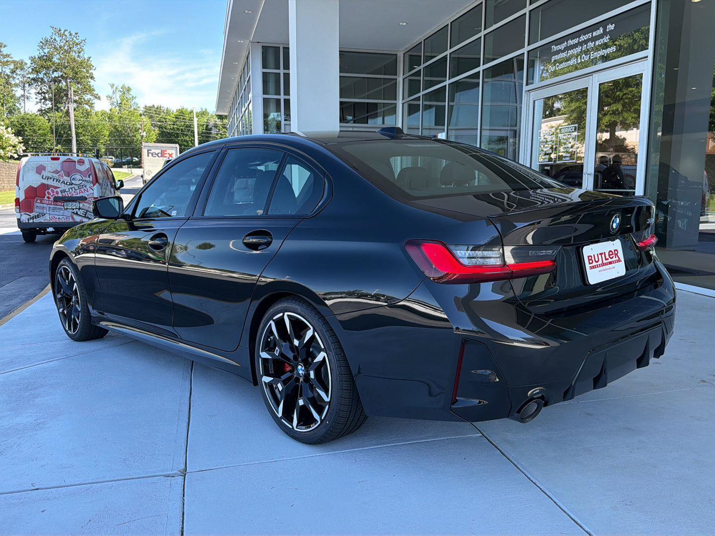 New 2026 BMW 330i Sedan w/ M Sport Package RWD image 4
