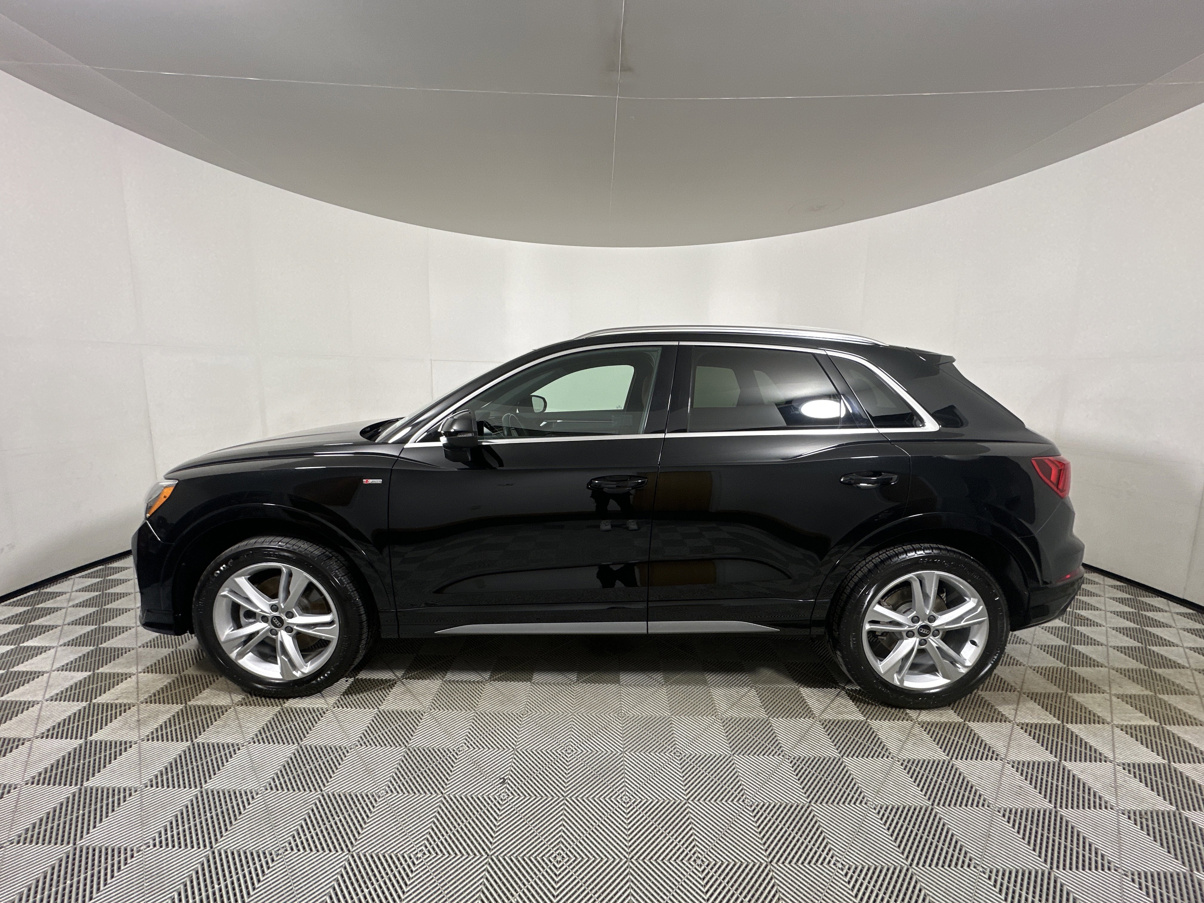 Used 2022 Audi Q3 2.0T Premium image 4