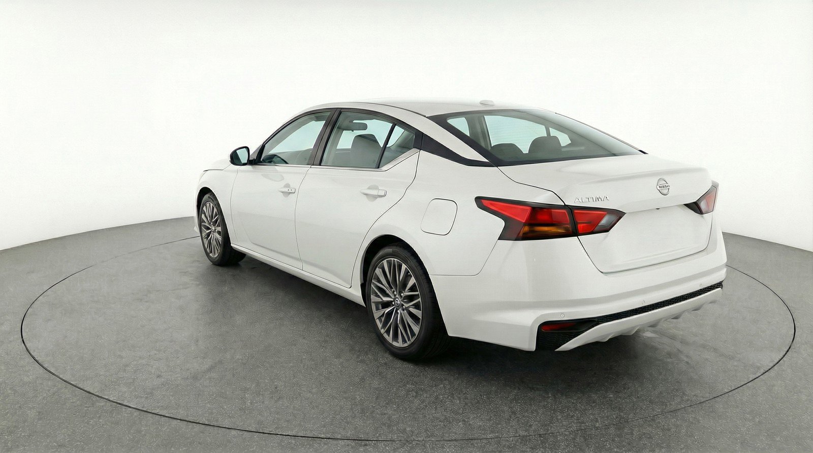 Used 2025 Nissan Altima 2.5 SV image 6