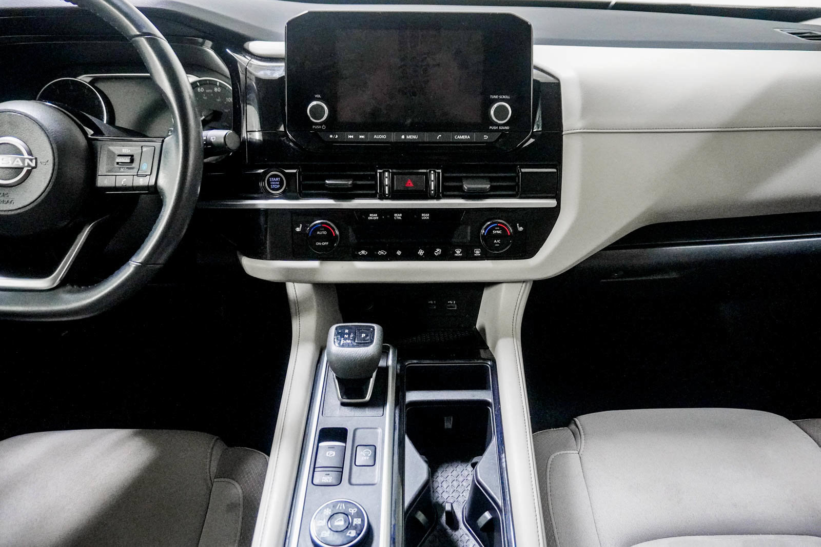 Used 2022 Nissan Pathfinder SV AWD/4WD image 23