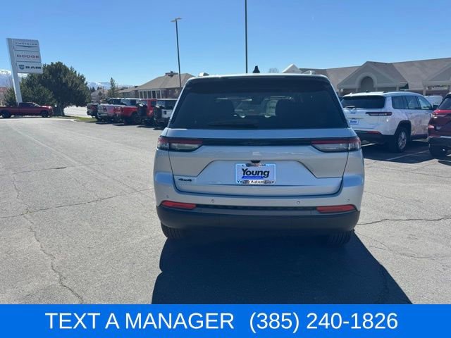 New 2026 Jeep Grand Cherokee Altitude image 3