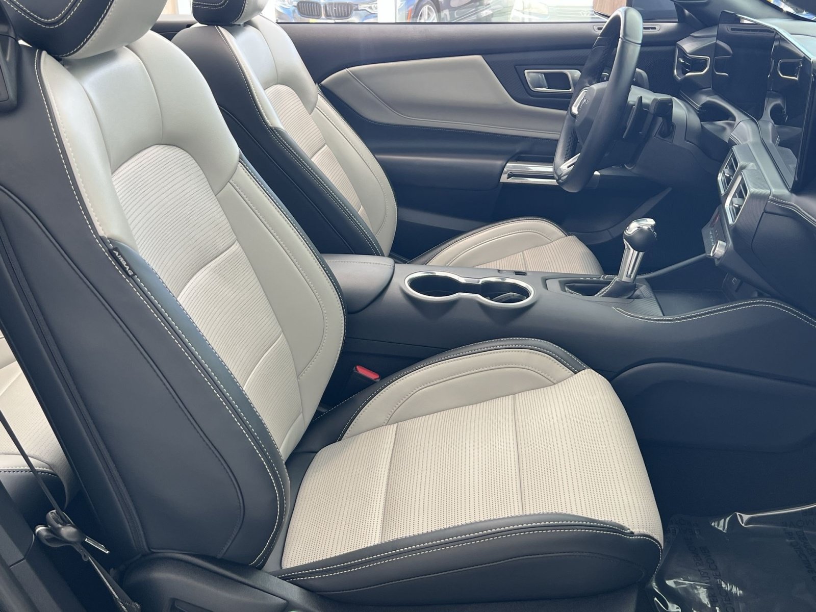 Used 2025 Ford Mustang GT Premium RWD image 26