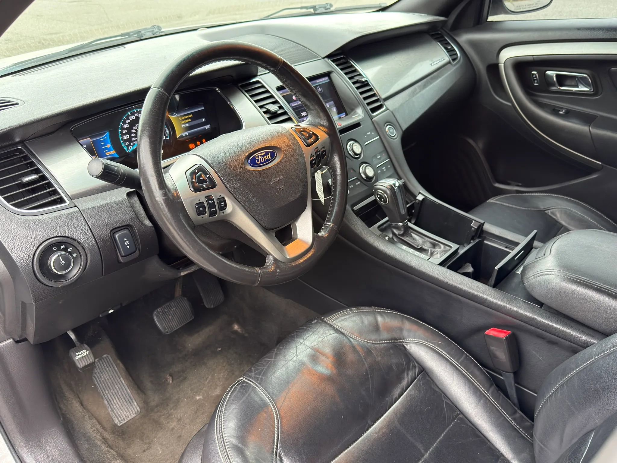 Used 2014 Ford Taurus SEL w/ Equipment Group 201A AWD/4WD image 17