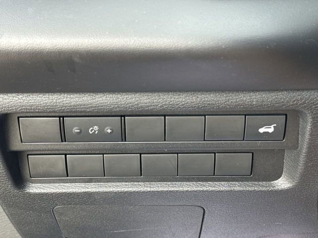Used 2024 Mitsubishi Outlander SE Black Edition image 19