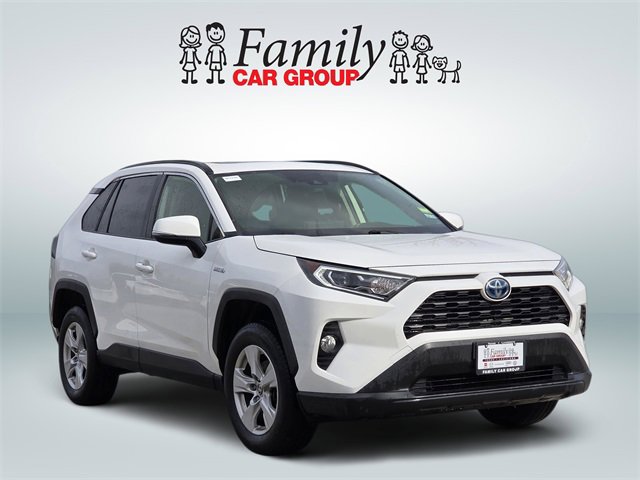 Used 2020 Toyota RAV4 XLE w/ Convenience Package image 2