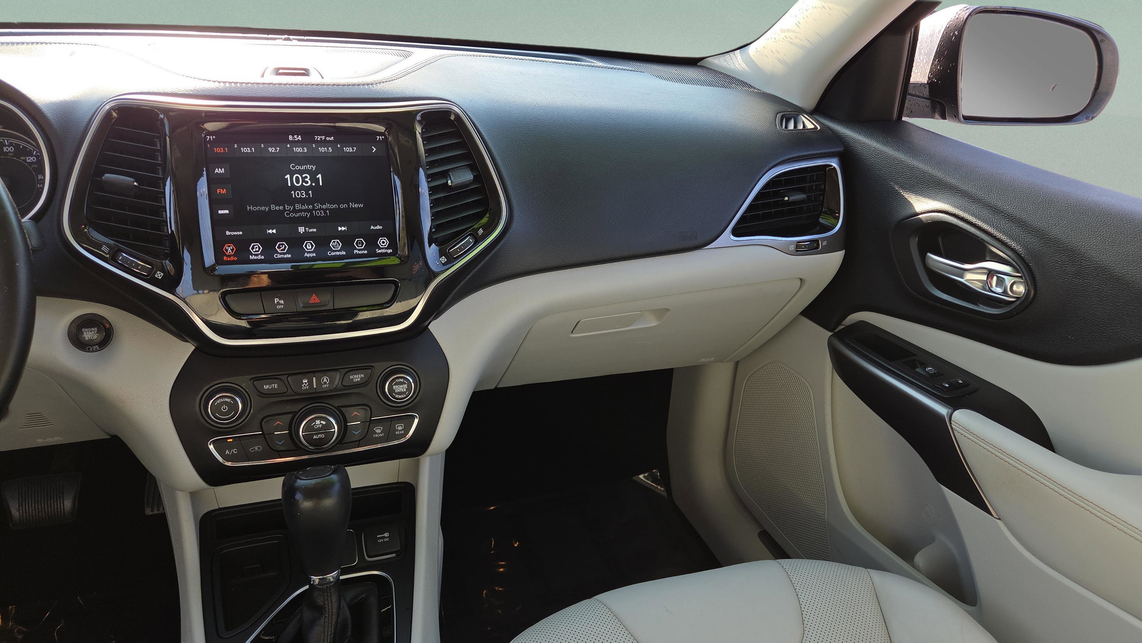 Used 2019 Jeep Cherokee Limited image 14