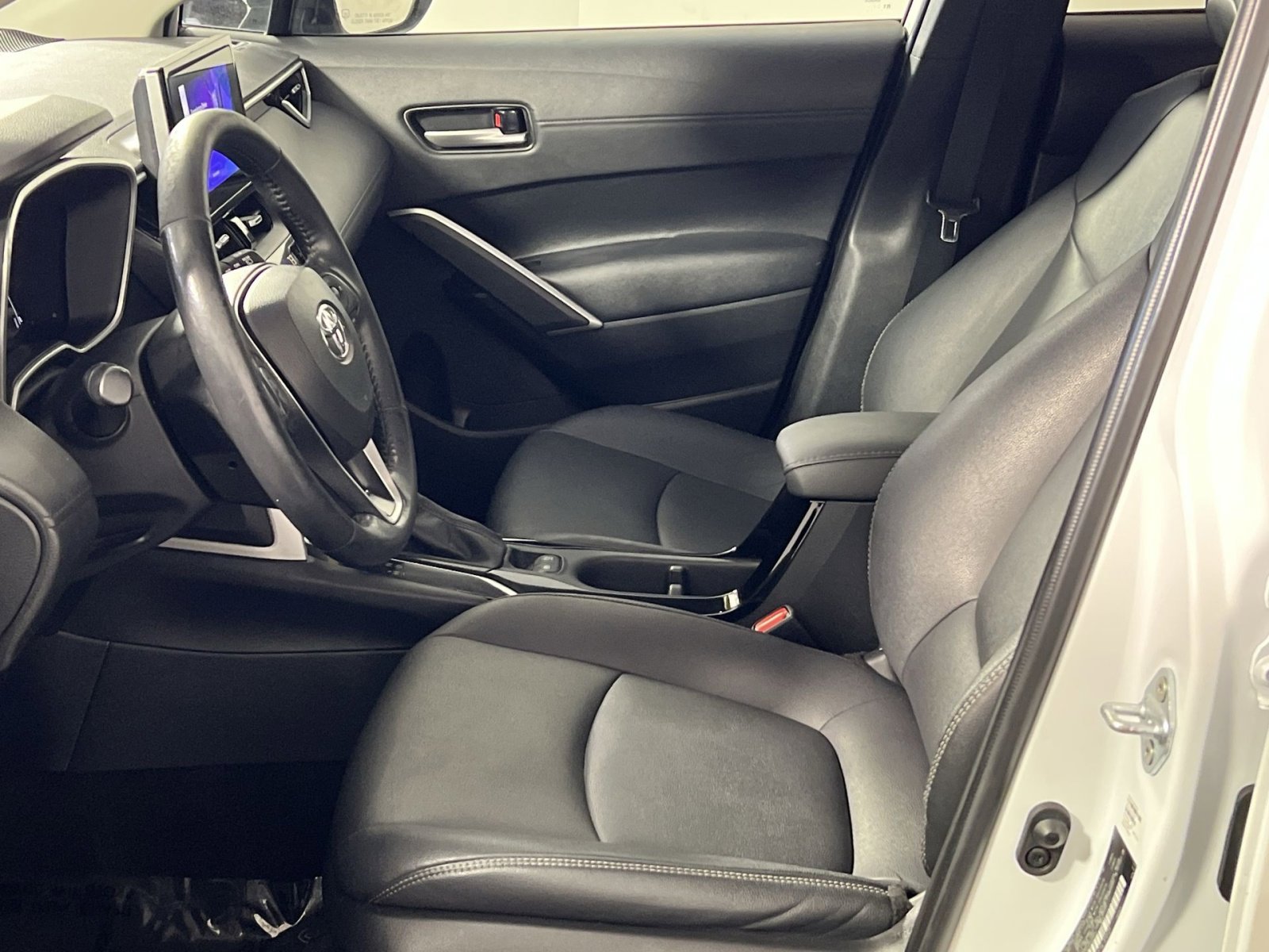 Used 2023 Toyota Corolla Cross XLE image 13