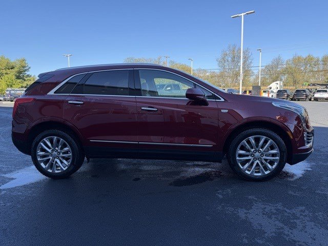 Used 2017 Cadillac XT5 Platinum w/ Driver Assist Package image 8