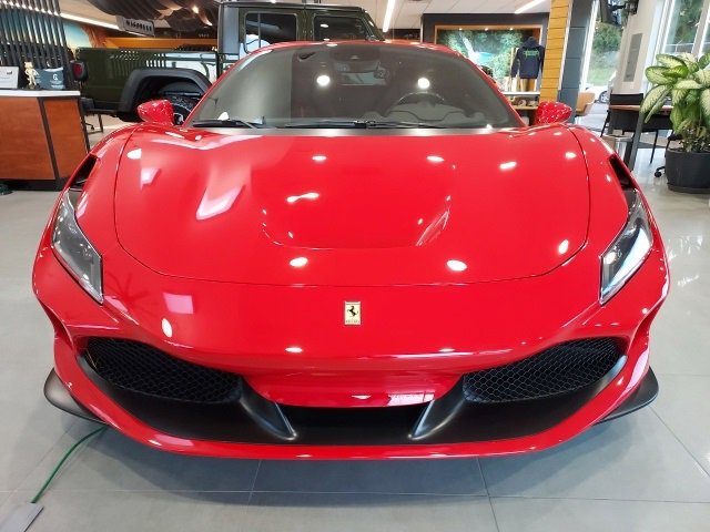 Used 2021 Ferrari F8 Tributo image 8