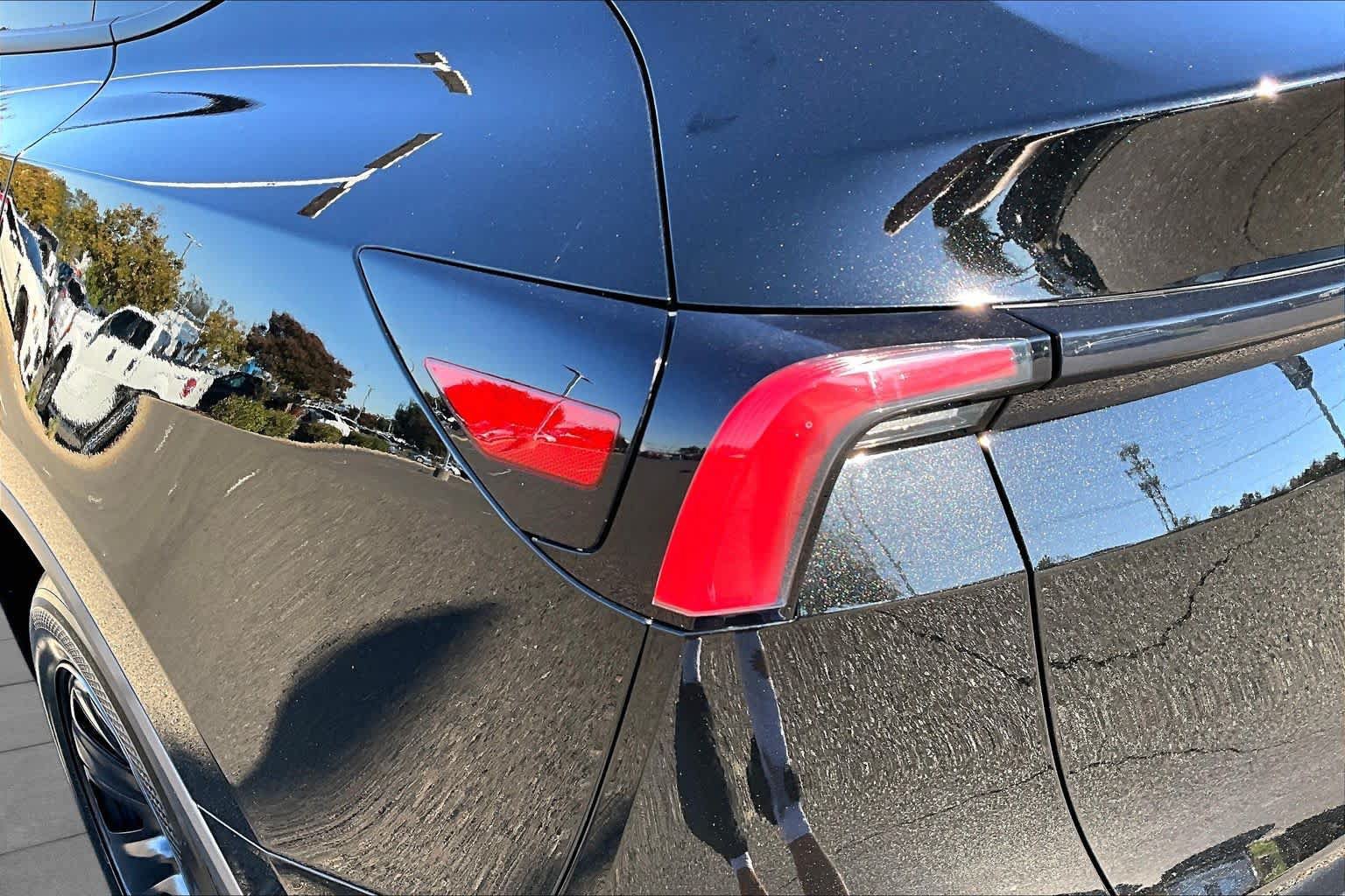 Used 2026 Tesla Model Y 2WD image 28