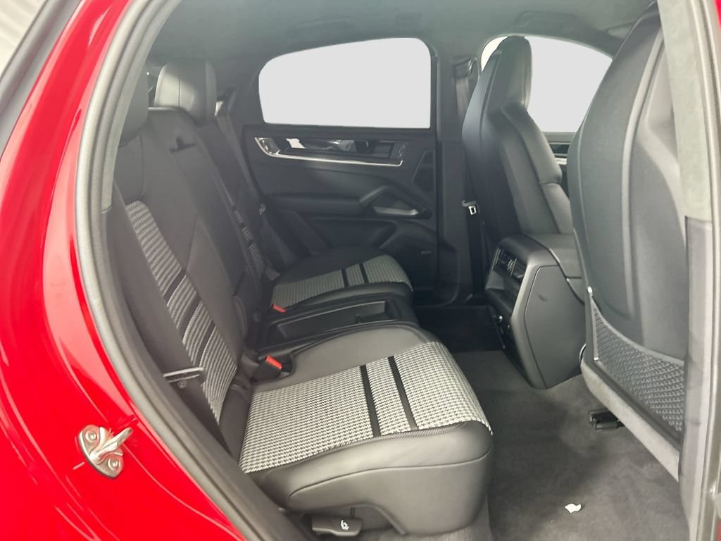 New 2026 Porsche Cayenne S AWD/4WD image 22