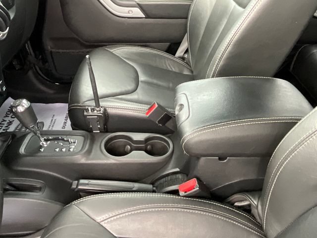 Used 2015 Jeep Wrangler Unlimited Rubicon AWD/4WD image 22