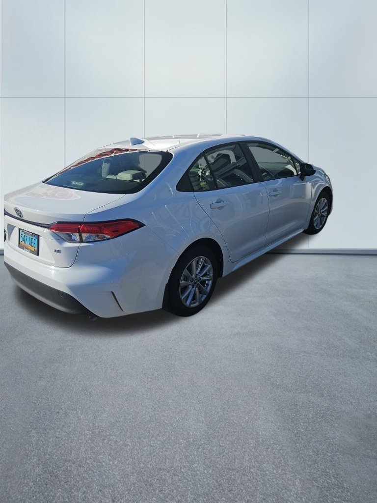 Used 2024 Toyota Corolla LE w/ LE Convenience Package FWD image 2